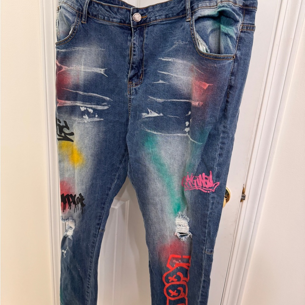 Size 42 distressed graffiti Jeans
